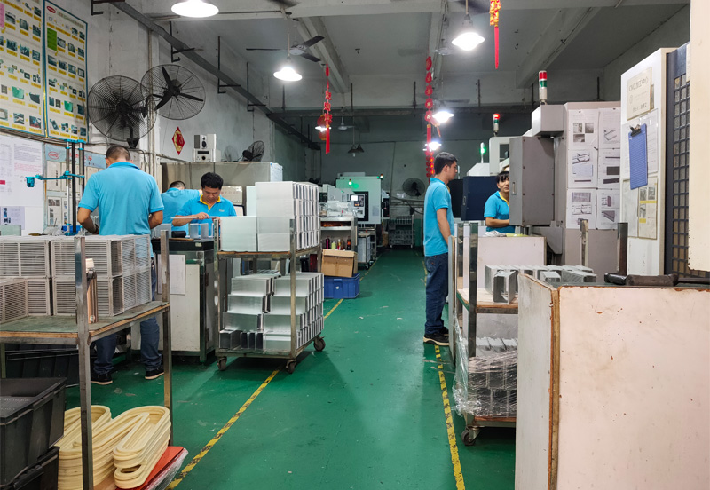 貼片料盒廠家車間.jpg